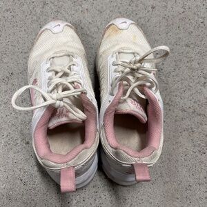 Nike women’s AirMAX sneaker